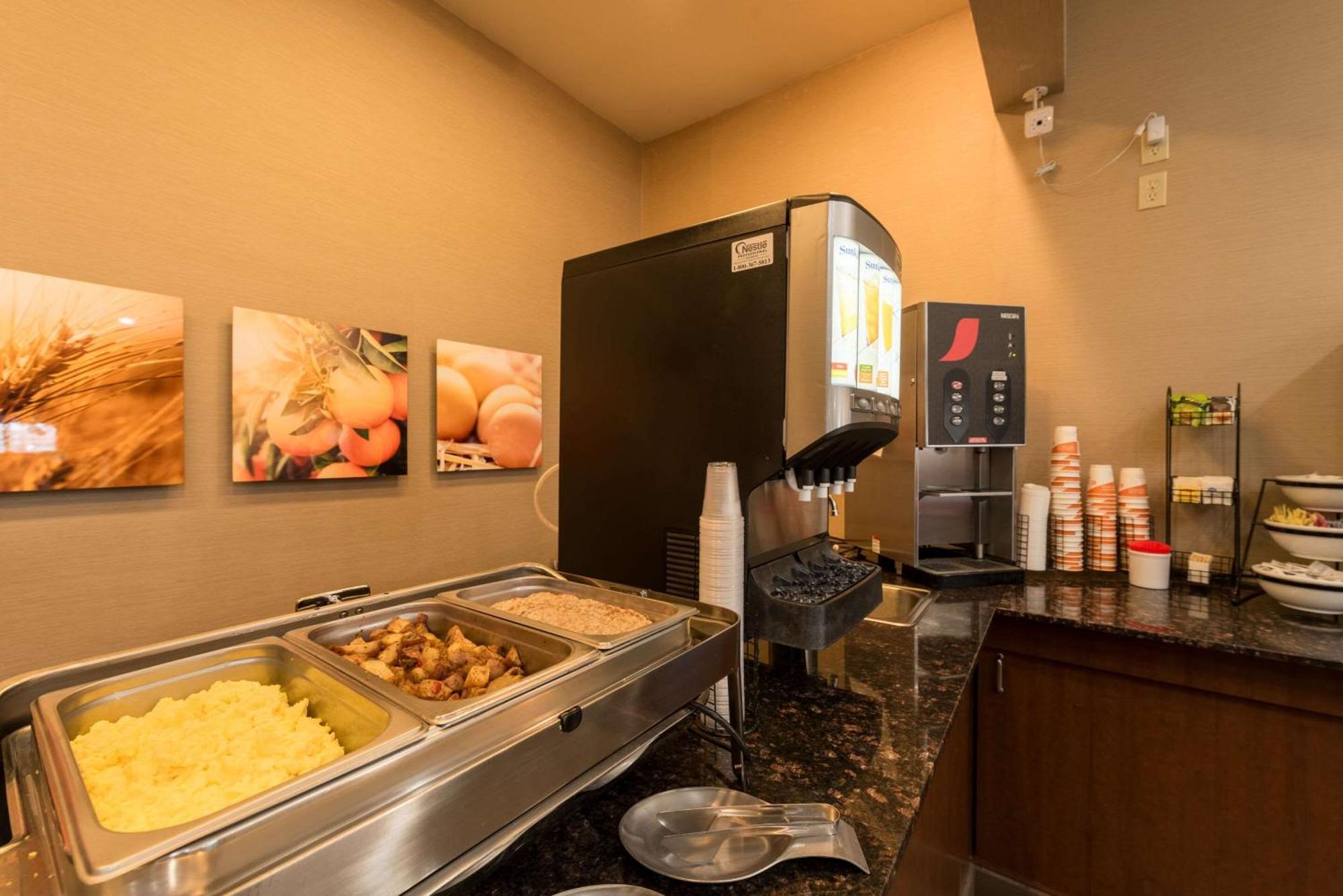 Comfort Inn & Suites Alamosa Bagian luar foto
