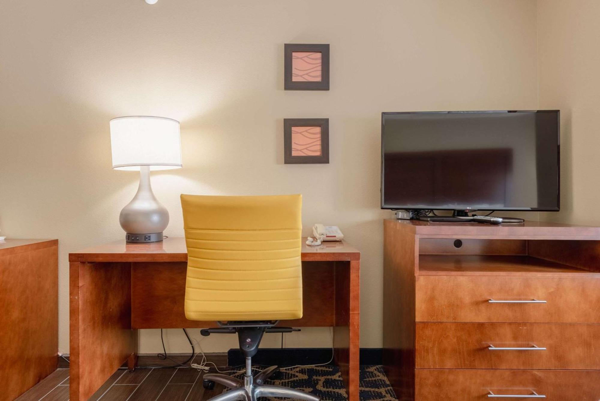 Comfort Inn & Suites Alamosa Bagian luar foto